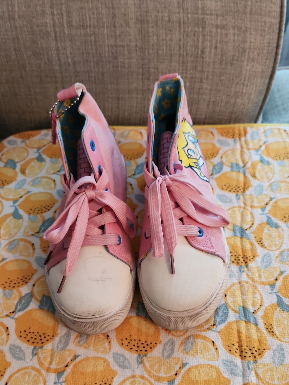 Nintendo PRINCESS Pink High-Top Kids Sneakers with Cartoon Patch